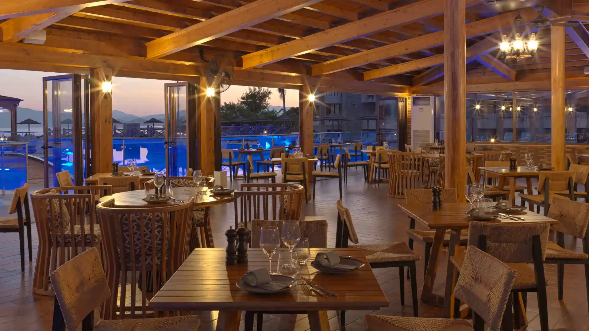 SEAFOS Luxury Resort & Spa Nafplio - Εστιατόριο Πισίνας