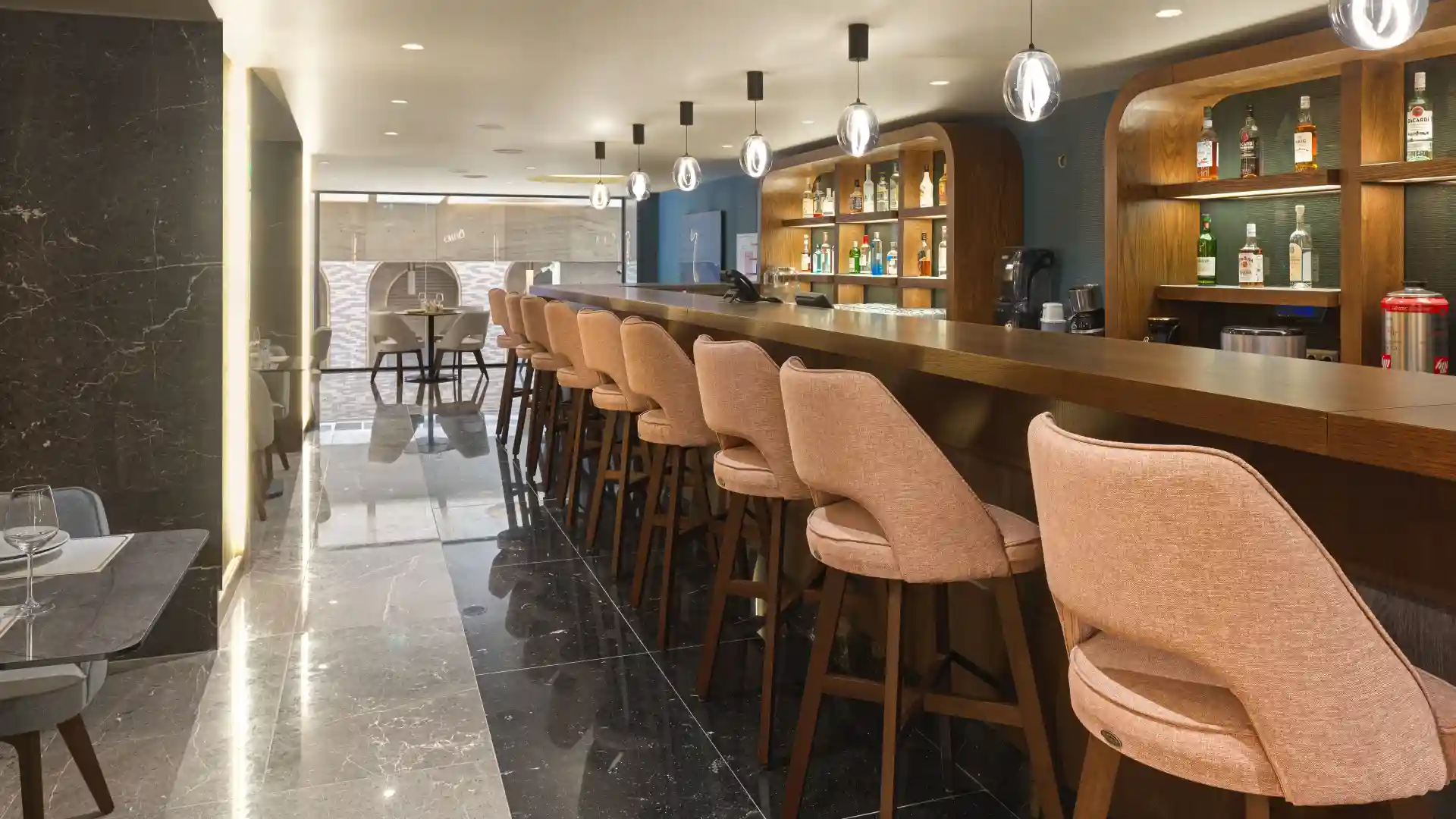 Photo Gallery Photo - restaurant_05.webp