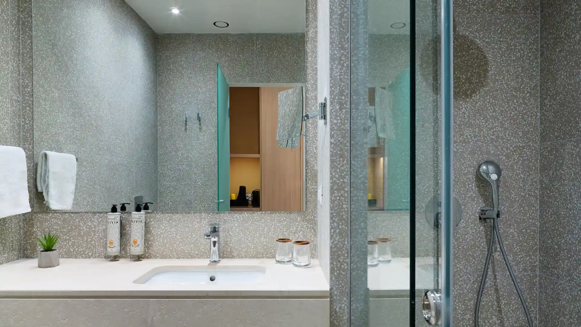 Premium Room Pool View