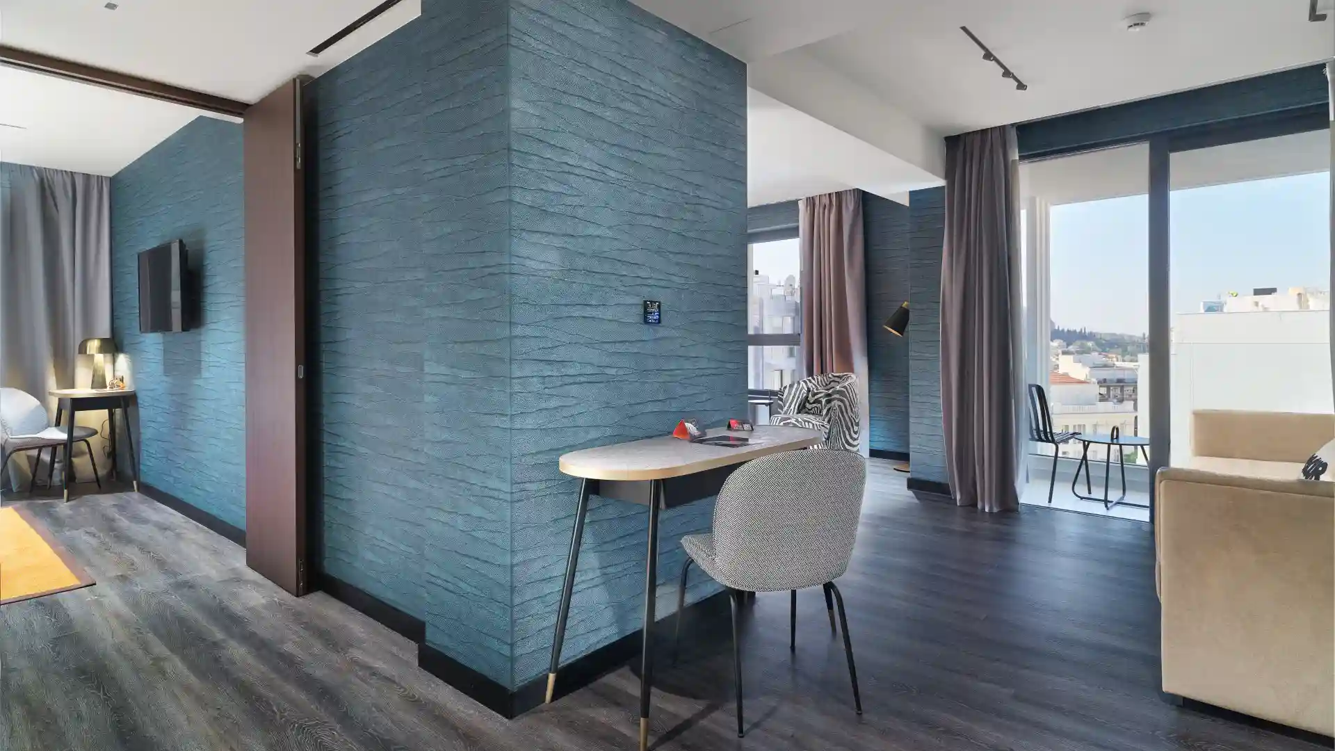 Heaven Acropolis Suite with Lounge Access
