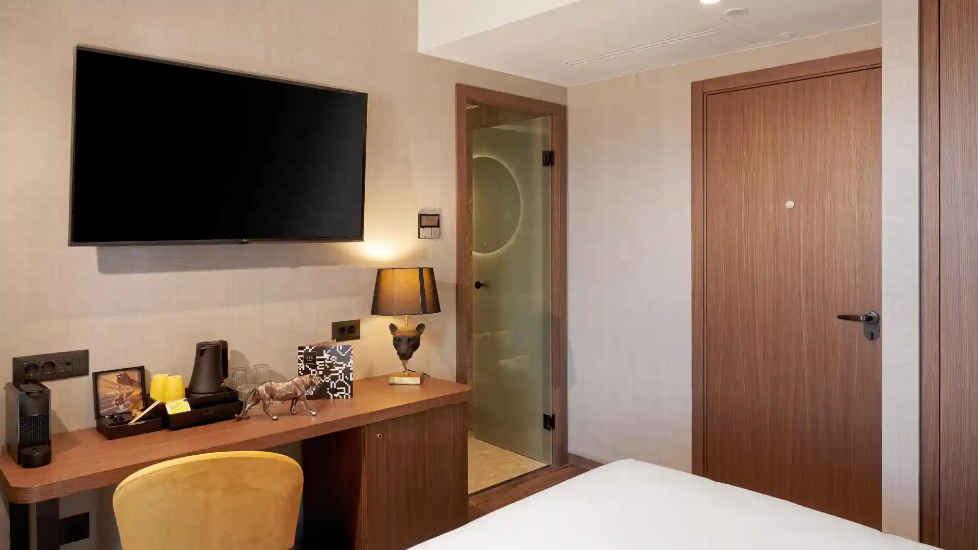 Δωμάτιο «Deluxe Room with Business Lounge Access»