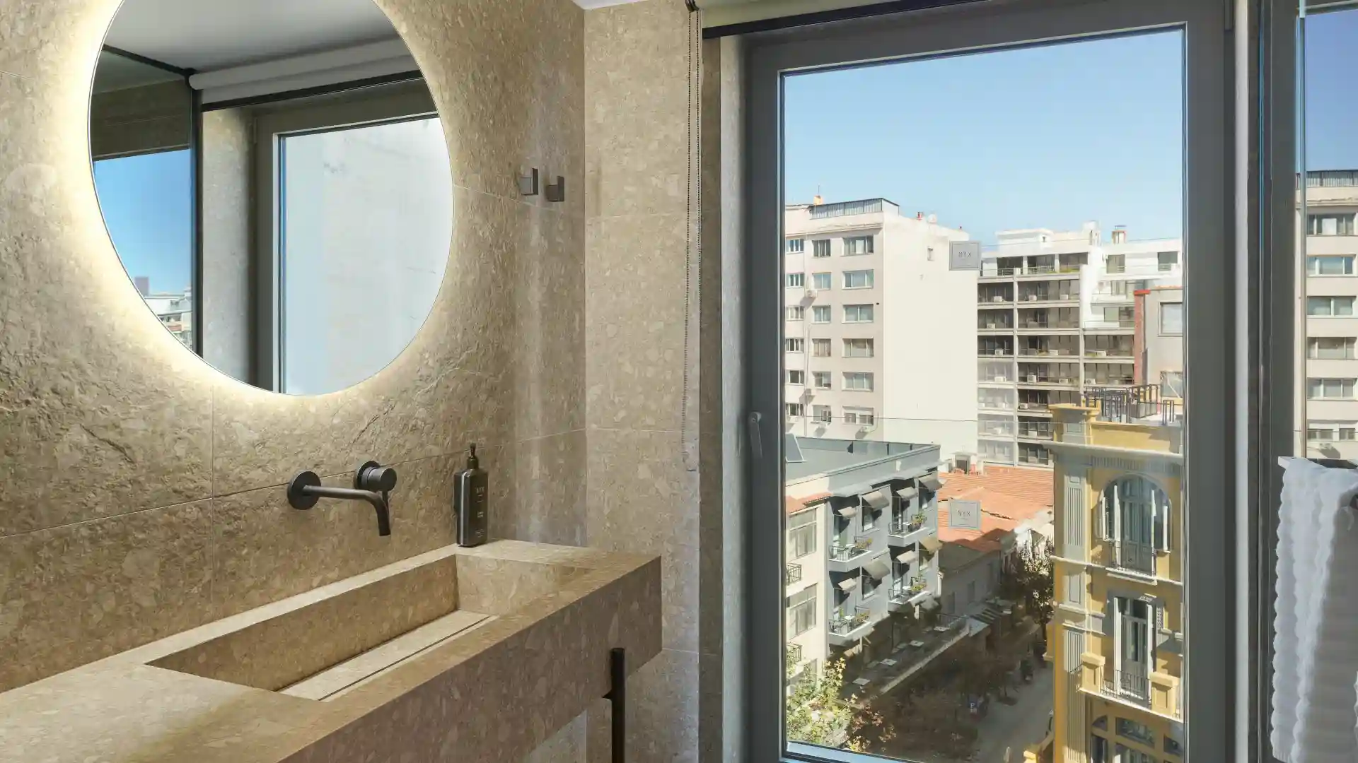 Οικογενειακό Δωμάτιο – Δύο Συνδεόμενα Δωμάτια