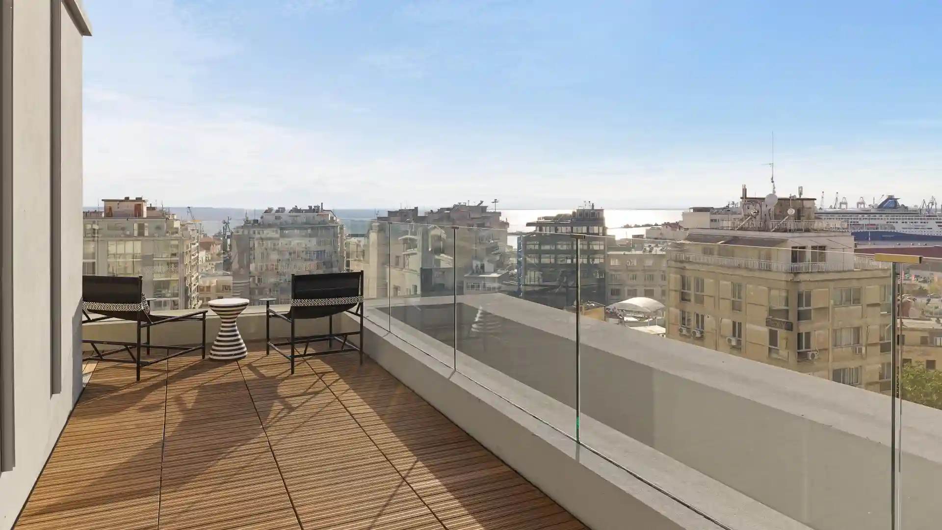 Σουίτα ΝΥΞ «SeaView with Business Lounge Access»