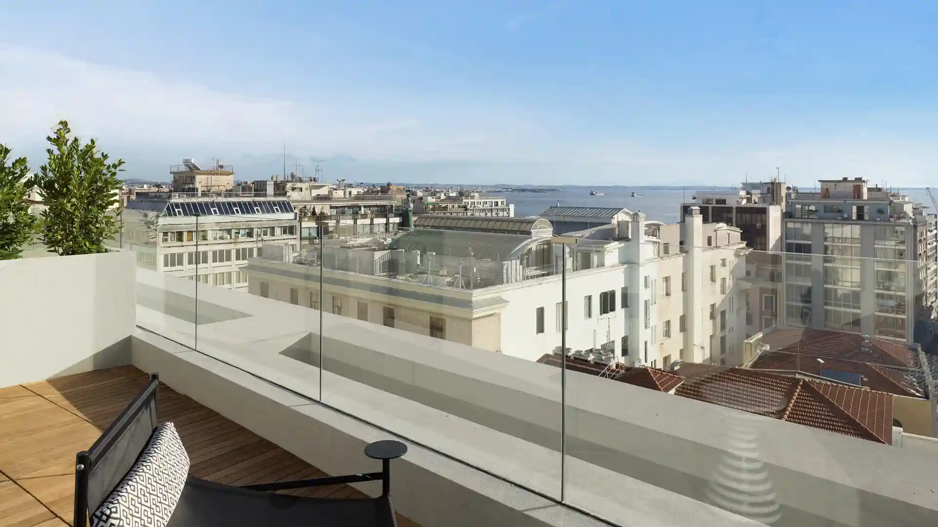 Σουίτα ΝΥΞ «SeaView with Business Lounge Access»