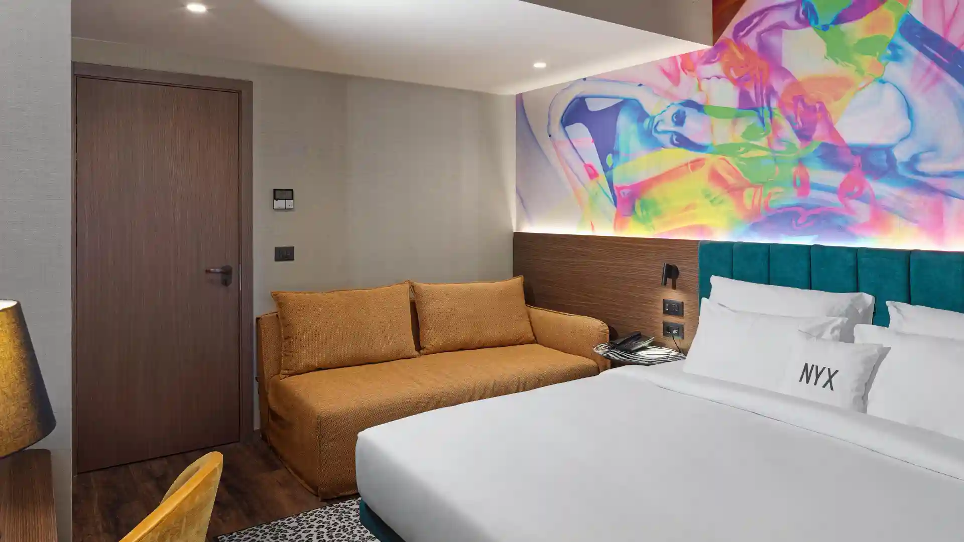 Τρίκλινο Δωμάτιο «Space»